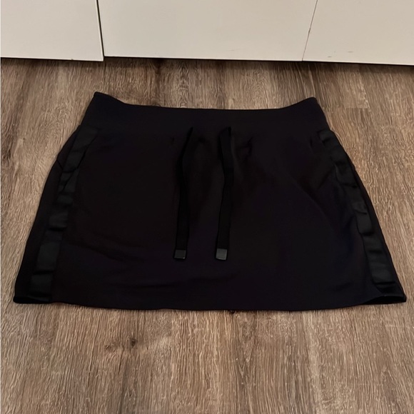 Athleta Dresses & Skirts - Athleta Metro Downtown Skort Black size Medium